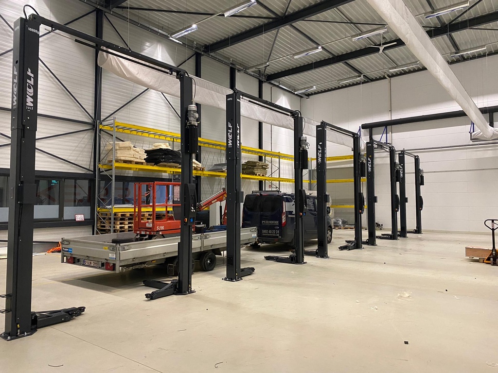 Wolf WL240ASR – Pont 2 colonnes compact & asymétrique – 4 000 kg